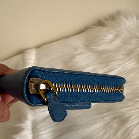 Auth Prada Wallet EUC - Picture 6 of 17